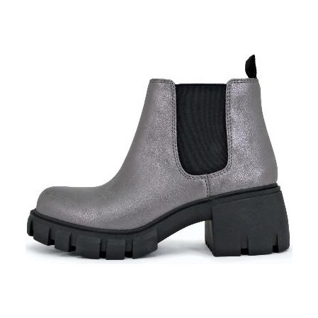 Look 014: metallic lug-sole Chelsea boot