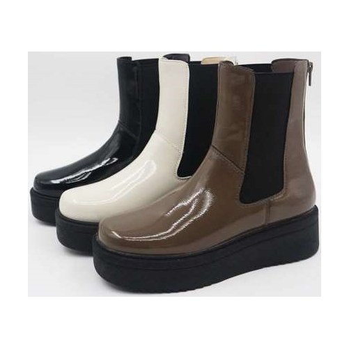 Look 023: patent platform chelsea boot