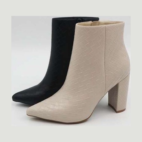 Look 043: cream block-heel ankle boot