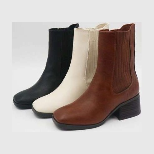 Look 067: block-heel ankle boot in two colours