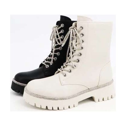 Look 071: white lace-up combat boot