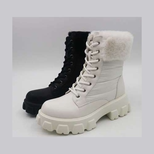 Look 074: black and white lace-up boot with faux-fur trim